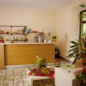https://albergo-ristorante-guidi.it-tuscanyhotel.com