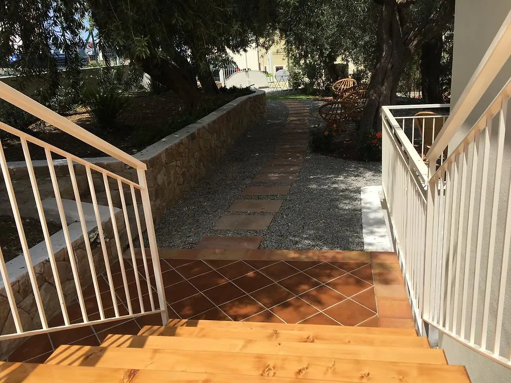 A Casa Della Nonna Bed & Breakfast Cefalù İtalya