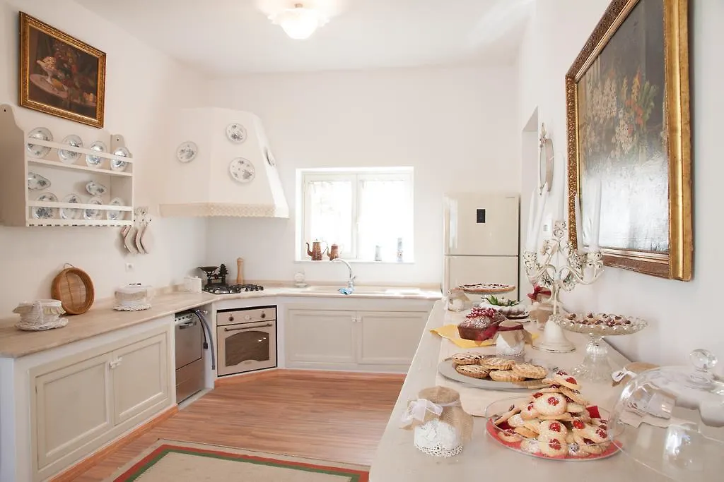 A Casa Della Nonna Bed & Breakfast Cefalù 0*,  İtalya